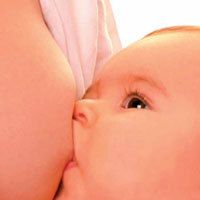 1-ое кормление грудью  Малыши и материнство