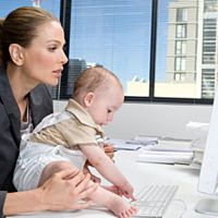 Этот нелегкий выбор меж работой и ребенком